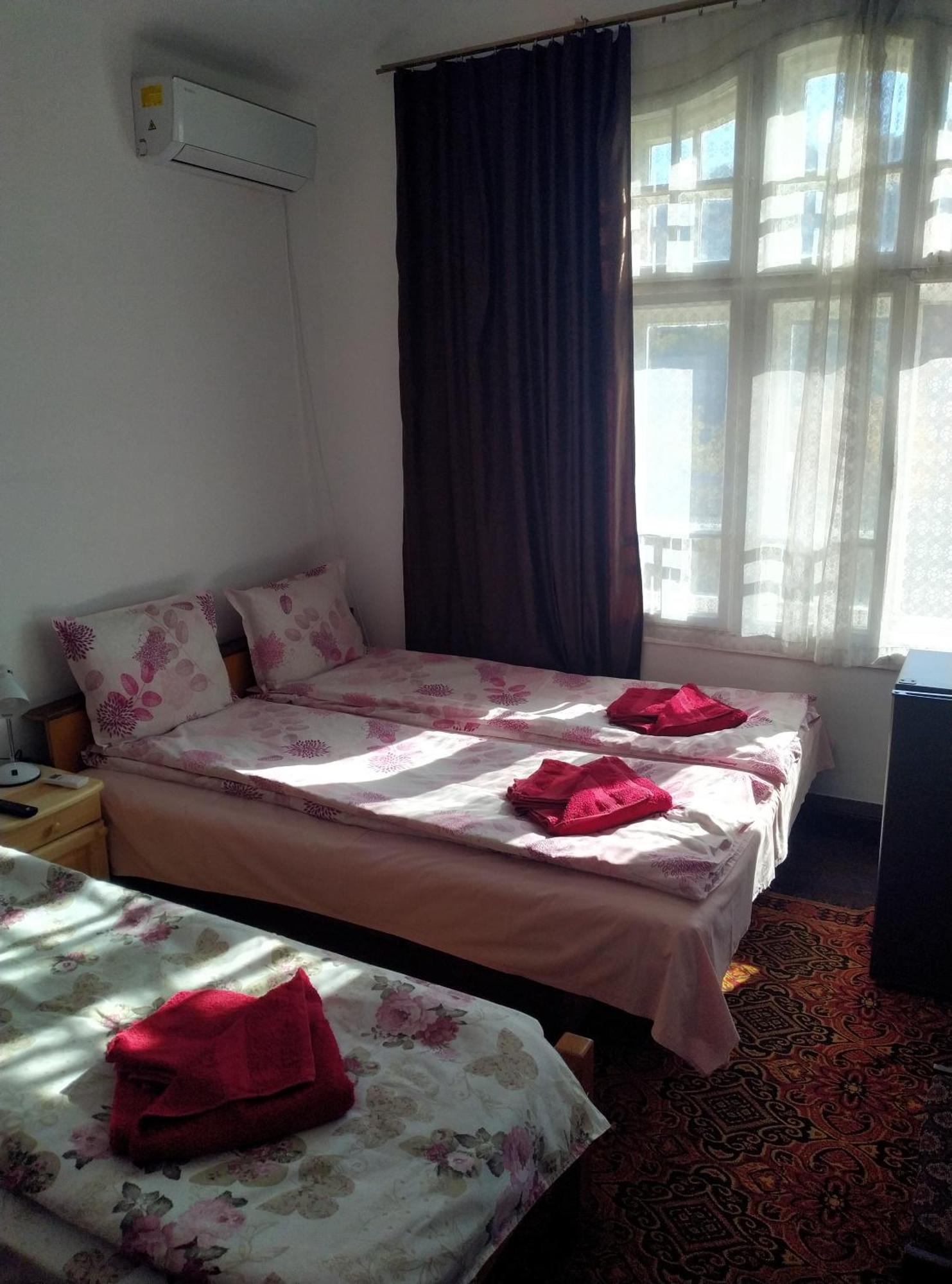 Mercury Guest House Veliko Tarnovo Kültér fotó